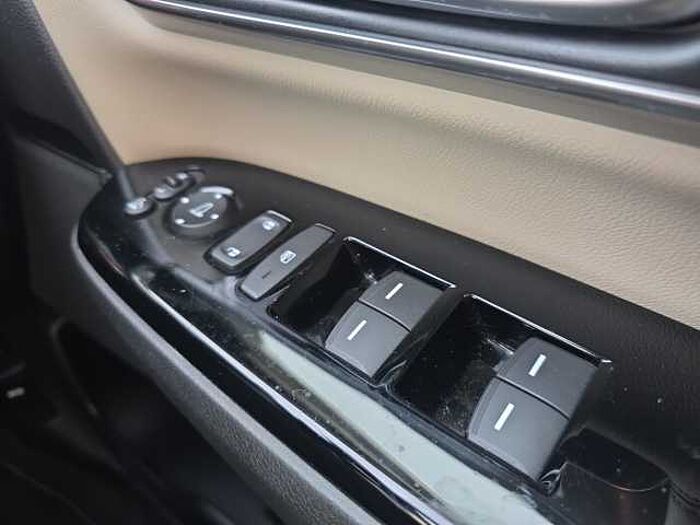 Honda CR-V Hybrid 2.0 i-MMD Hybrid SR 2WD 5dr eCVT 